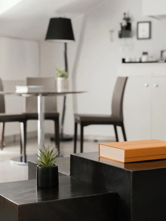 Montenapoleone Suites Milan