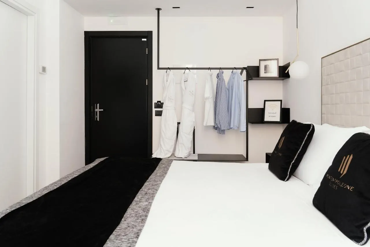 Montenapoleone Suites Milan 2*,  Italy