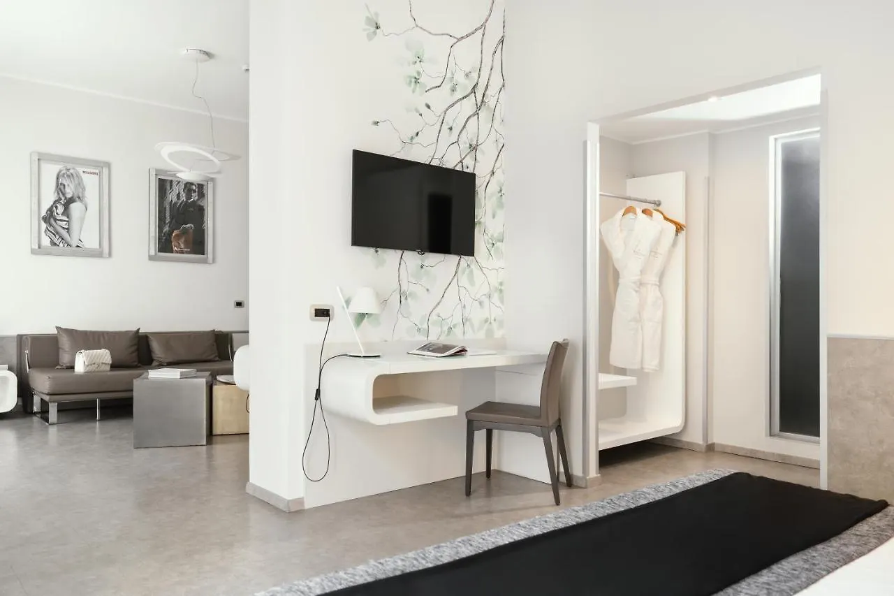 Aparthotel Montenapoleone Suites Milan