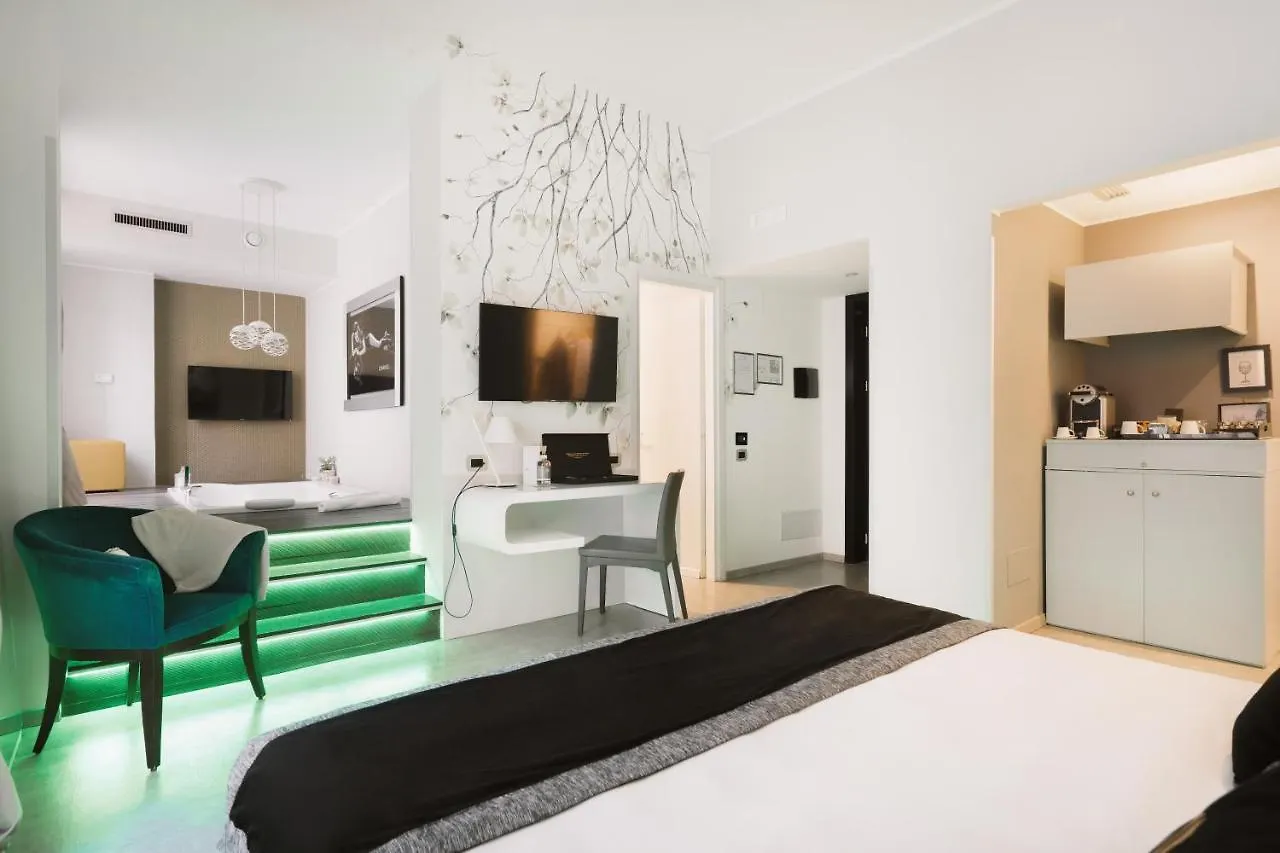 Montenapoleone Suites Milan Aparthotel