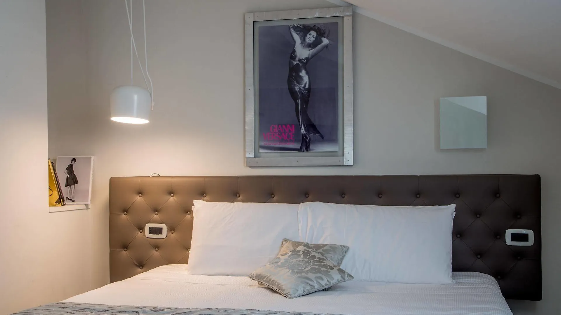 Montenapoleone Suites Milan 2*,